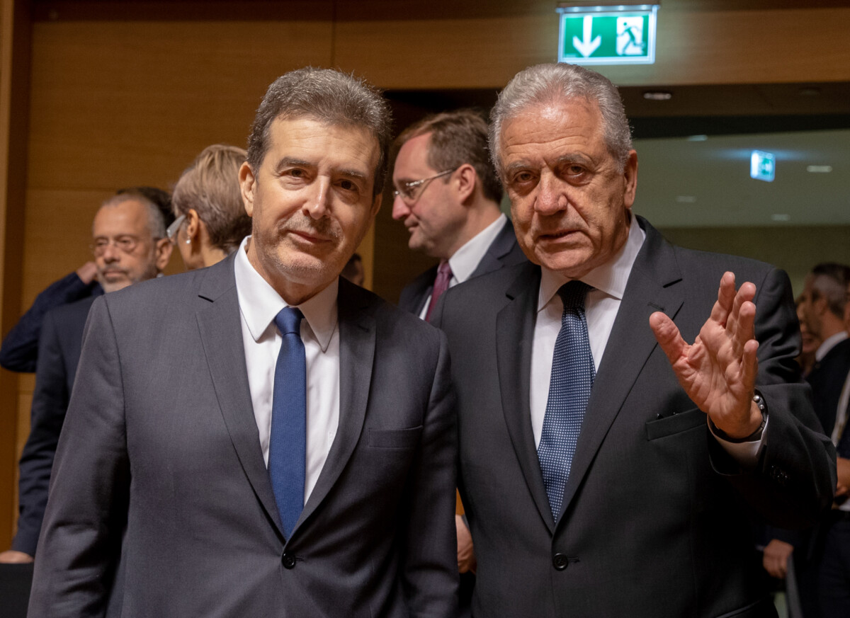 Qatargate / &Kappa;ό&nu;&tau;&rho;&alpha; &Alpha;&beta;&rho;&alpha;&mu;ό&pi;&omicron;&upsilon;&lambda;&omicron;&upsilon; &kappa;&alpha;&iota; &Chi;&rho;&upsilon;&sigma;&omicron;&chi;&omicron;ΐ&delta;&eta; &ndash; &laquo;&Epsilon;ί&chi;&epsilon; &tau;&rho;&epsilon;&iota;&sigmaf; &mu;έ&rho;&epsilon;&sigmaf; &sigma;&tau;&omicron; &sigma;&upsilon;&rho;&tau;ά&rho;&iota; &tau;&omicron; έ&nu;&tau;&alpha;&lambda;&mu;&alpha;&raquo;, &laquo;&sigma;&epsilon; &kappa;&alpha;&nu;έ&nu;&alpha;&nu; &pi;&rho;&omicron;&nu;&omicron;&mu;&iota;&alpha;&kappa;ή &mu;&epsilon;&tau;&alpha;&chi;&epsilon;ί&rho;&iota;&sigma;&eta;&raquo;