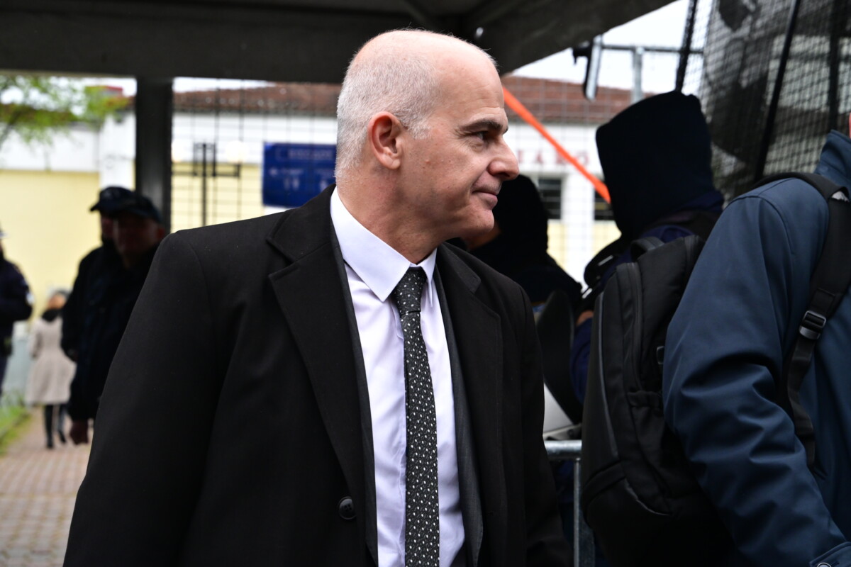 &Psi;&alpha;&rho;ό&pi;&omicron;&upsilon;&lambda;&omicron;&sigmaf; &sigma;&tau;&eta; &delta;ί&kappa;&eta; &gamma;&iota;&alpha; &Tau;έ&mu;&pi;&eta; / &Omicron; &sigma;&tau;&alpha;&theta;&mu;ά&rho;&chi;&eta;&sigmaf; &beta;&rho;έ&theta;&eta;&kappa;&epsilon; &sigma;&tau;&eta; &theta;έ&sigma;&eta; &alpha;&upsilon;&tau;ή &lambda;ό&gamma;&omega; &pi;&alpha;&rho;ά&nu;&omicron;&mu;&eta;&sigmaf; &mu;&epsilon;&tau;ά&tau;&alpha;&xi;&eta;&sigmaf;