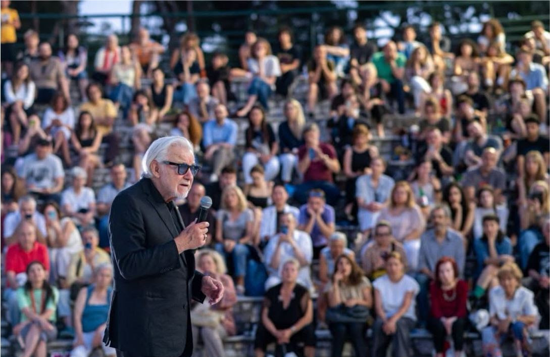 Athens Open Air Film Festival / &Alpha;&pi;&omicron;&theta;&epsilon;ώ&theta;&eta;&kappa;&epsilon; &omicron; &Chi;ά&rho;&beta;&epsilon;ϊ &Kappa;&alpha;ϊ&tau;έ&lambda;