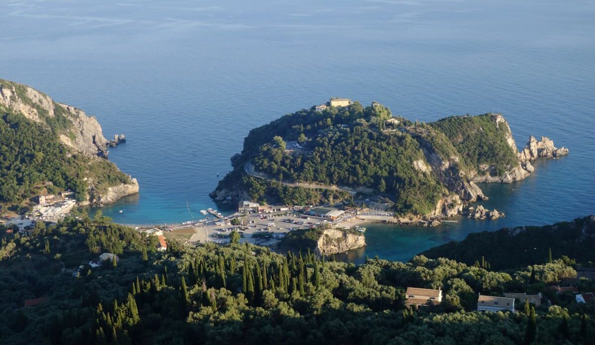 &Omicron;&iota; &kappa;&omicron;&rho;&upsilon;&phi;&alpha;ί&epsilon;&sigmaf; &pi;&alpha;&rho;&alpha;&lambda;ί&epsilon;&sigmaf; &tau;&eta;&sigmaf; &Epsilon;&upsilon;&rho;ώ&pi;&eta;&sigmaf; / &Pi;έ&nu;&tau;&epsilon; &epsilon;&lambda;&lambda;&eta;&nu;&iota;&kappa;έ&sigmaf; &sigma;&tau;&eta; &delta;&epsilon;&kappa;ά&delta;&alpha;
