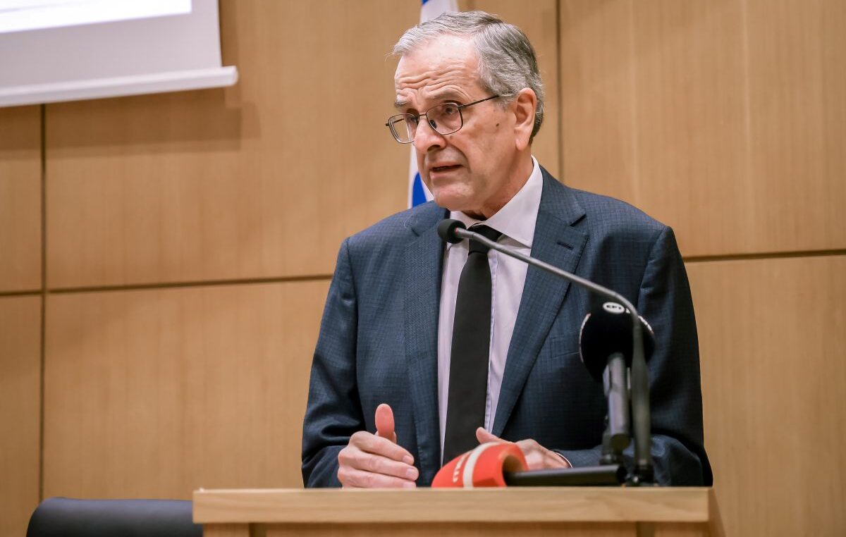 &Alpha;&nu;&tau;ώ&nu;&eta;&sigmaf; &Sigma;&alpha;&mu;&alpha;&rho;ά&sigmaf; &gamma;&iota;&alpha; &nu;έ&omicron; &kappa;ό&mu;&mu;&alpha; / &Eta; &laquo;&mu;&epsilon;&gamma;ά&lambda;&eta; &kappa;&epsilon;&nu;&tau;&rho;&omicron;&delta;&epsilon;&xi;&iota;ά &pi;&alpha;&rho;ά&tau;&alpha;&xi;&eta; έ&chi;&epsilon;&iota; &mu;&epsilon;ί&nu;&epsilon;&iota; &chi;&omega;&rho;ί&sigmaf; &epsilon;&kappa;&pi;&rho;&omicron;&sigma;ώ&pi;&eta;&sigma;&eta;&raquo; &ndash; &laquo;Έ&chi;&omega; &pi;ά&rho;&epsilon;&iota; &tau;&iota;&sigmaf; &alpha;&pi;&omicron;&phi;ά&sigma;&epsilon;&iota;&sigmaf; &mu;&omicron;&upsilon;&raquo;