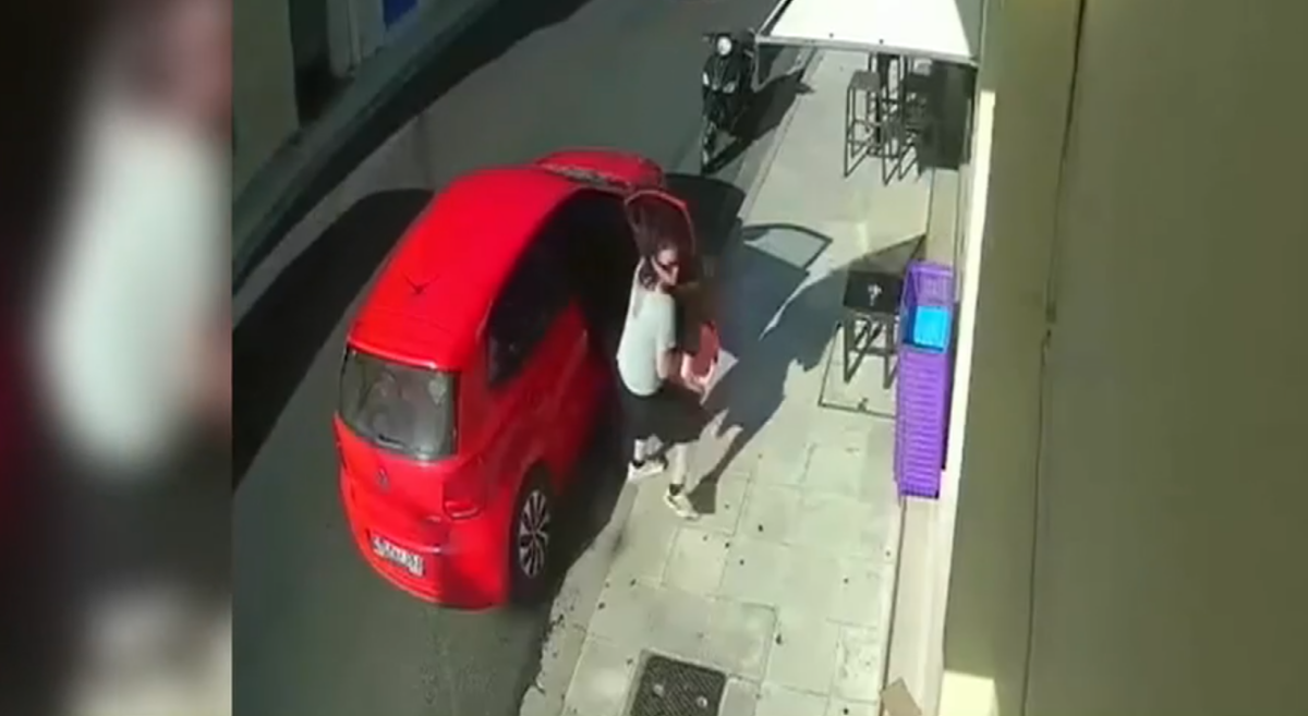 &Tau;&rho;&omicron;&chi;&alpha;ί&omicron; &sigma;&tau;&eta; &Nu;&alpha;ύ&pi;&alpha;&kappa;&tau;&omicron; / &Tau;&alpha; &alpha;&nu;&tau;&alpha;&nu;&alpha;&kappa;&lambda;&alpha;&sigma;&tau;&iota;&kappa;ά &tau;&eta;&sigmaf; &mu;&eta;&tau;έ&rho;&alpha;&sigmaf; έ&sigma;&omega;&sigma;&alpha;&nu; &tau;&omicron; &pi;&alpha;&iota;&delta;ί &tau;&eta;&nu; &tau;&epsilon;&lambda;&epsilon;&upsilon;&tau;&alpha;ί&alpha; &sigma;&tau;&iota;&gamma;&mu;ή [&Beta;ί&nu;&tau;&epsilon;&omicron;]