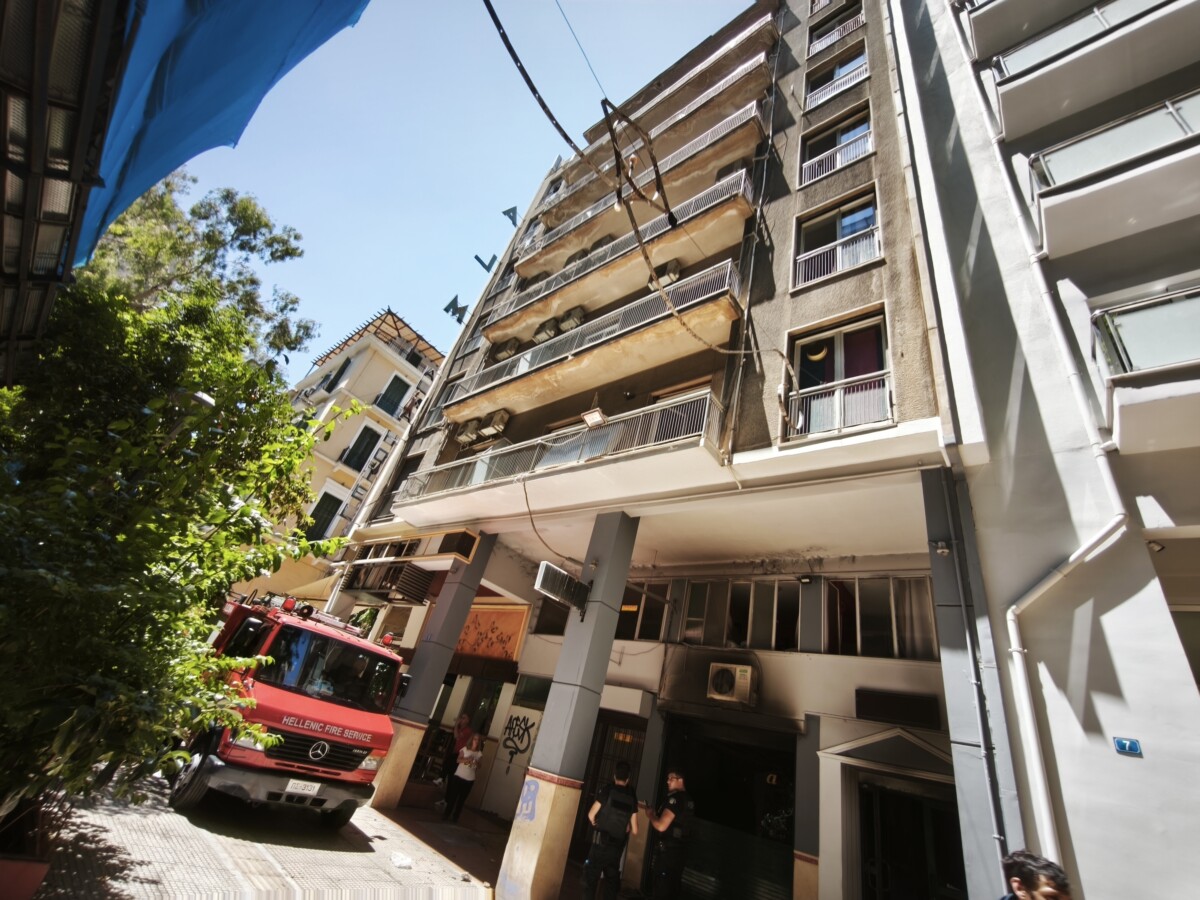 &Phi;&omega;&tau;&iota;ά &sigma;&epsilon; &xi;&epsilon;&nu;&omicron;&delta;&omicron;&chi;&epsilon;ί&omicron; &sigma;&tau;&eta;&nu; &Omicron;&mu;ό&nu;&omicron;&iota;&alpha; / &Sigma;&upsilon;&gamma;&kappa;&lambda;&omicron;&nu;&iota;&sigma;&tau;&iota;&kappa;έ&sigmaf; &mu;&alpha;&rho;&tau;&upsilon;&rho;ί&epsilon;&sigmaf; &ndash; &laquo;Ά&kappa;&omicron;&upsilon;&gamma;&alpha; &mu;ό&nu;&omicron; &tau;&zeta;ά&mu;&iota;&alpha; &pi;&omicron;&upsilon; έ&sigma;&pi;&alpha;&gamma;&alpha;&nu; &kappa;&alpha;&iota; &phi;&omega;&nu;ά&zeta;&alpha;&nu;&epsilon;&raquo;
