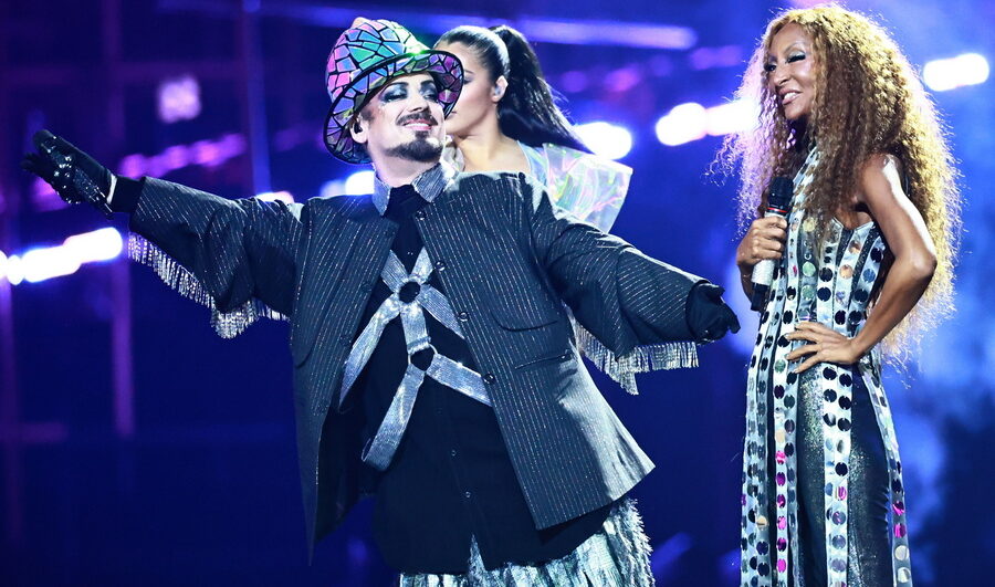 Boy George / &Tau;&omicron; &phi;&iota;&lambda;&omicron;ϊ&sigma;&rho;&alpha;&eta;&lambda;&iota;&nu;ό &nu;έ&omicron; &tau;&rho;&alpha;&gamma;&omicron;ύ&delta;&iota; &tau;&omicron;&upsilon; &pi;&omicron;&upsilon; &alpha;&rho;&nu;&epsilon;ί&tau;&alpha;&iota; &tau;&eta; &gamma;&epsilon;&nu;&omicron;&kappa;&tau;&omicron;&nu;ί&alpha; &sigma;&tau;&eta; &Gamma;ά&zeta;&alpha;