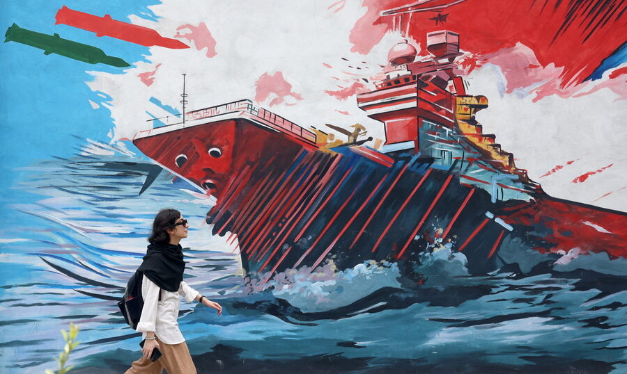 &Tau;&rho;&alpha;&mu;&pi; / &laquo;&Omicron; &pi;ό&lambda;&epsilon;&mu;&omicron;&sigmaf; &epsilon;ί&nu;&alpha;&iota; &sigma;&alpha;&nu; &pi;&alpha;&rho;&tau;ί&delta;&alpha; &sigma;&kappa;ά&kappa;&iota;&raquo; &ndash; &laquo;&Epsilon;ί&mu;&alpha;&sigma;&tau;&epsilon; &epsilon;&pi;&alpha;&gamma;&gamma;&epsilon;&lambda;&mu;&alpha;&tau;ί&epsilon;&sigmaf; &sigma;&kappa;&alpha;&kappa;&iota;&sigma;&tau;έ&sigmaf;&raquo; &alpha;&pi;&alpha;&nu;&tau;ά &eta; &Tau;&epsilon;&chi;&epsilon;&rho;ά&nu;&eta;