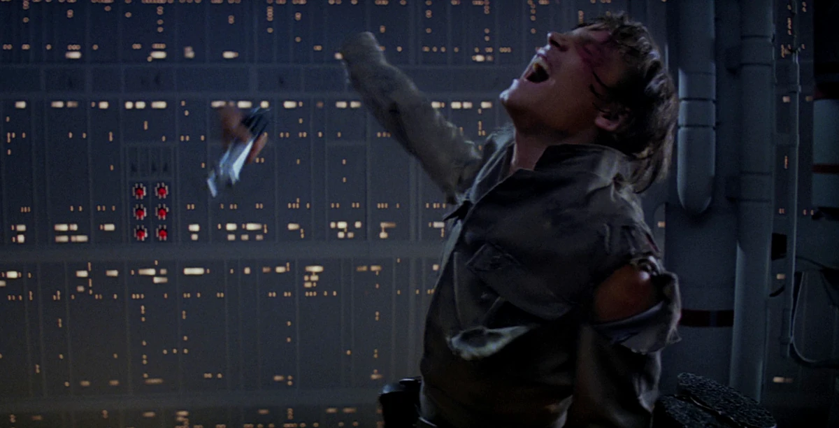 Star Wars / &Tau;&omicron; &phi;&omega;&tau;ό&sigma;&pi;&alpha;&theta;&omicron; &tau;&omicron;&upsilon; &Lambda;&omicron;&upsilon;&kappa; &Sigma;&kappa;ά&iota;&gamma;&omicron;&upsilon;ό&kappa;&epsilon;&rho; &kappa;&alpha;&iota; &tau;&omicron; &kappa;&omicron;&mu;&mu;έ&nu;&omicron; &chi;έ&rho;&iota; &sigma;&pi;ά&epsilon;&iota; &rho;&epsilon;&kappa;ό&rho; &sigma;&epsilon; &delta;&eta;&mu;&omicron;&pi;&rho;&alpha;&sigma;ί&alpha;