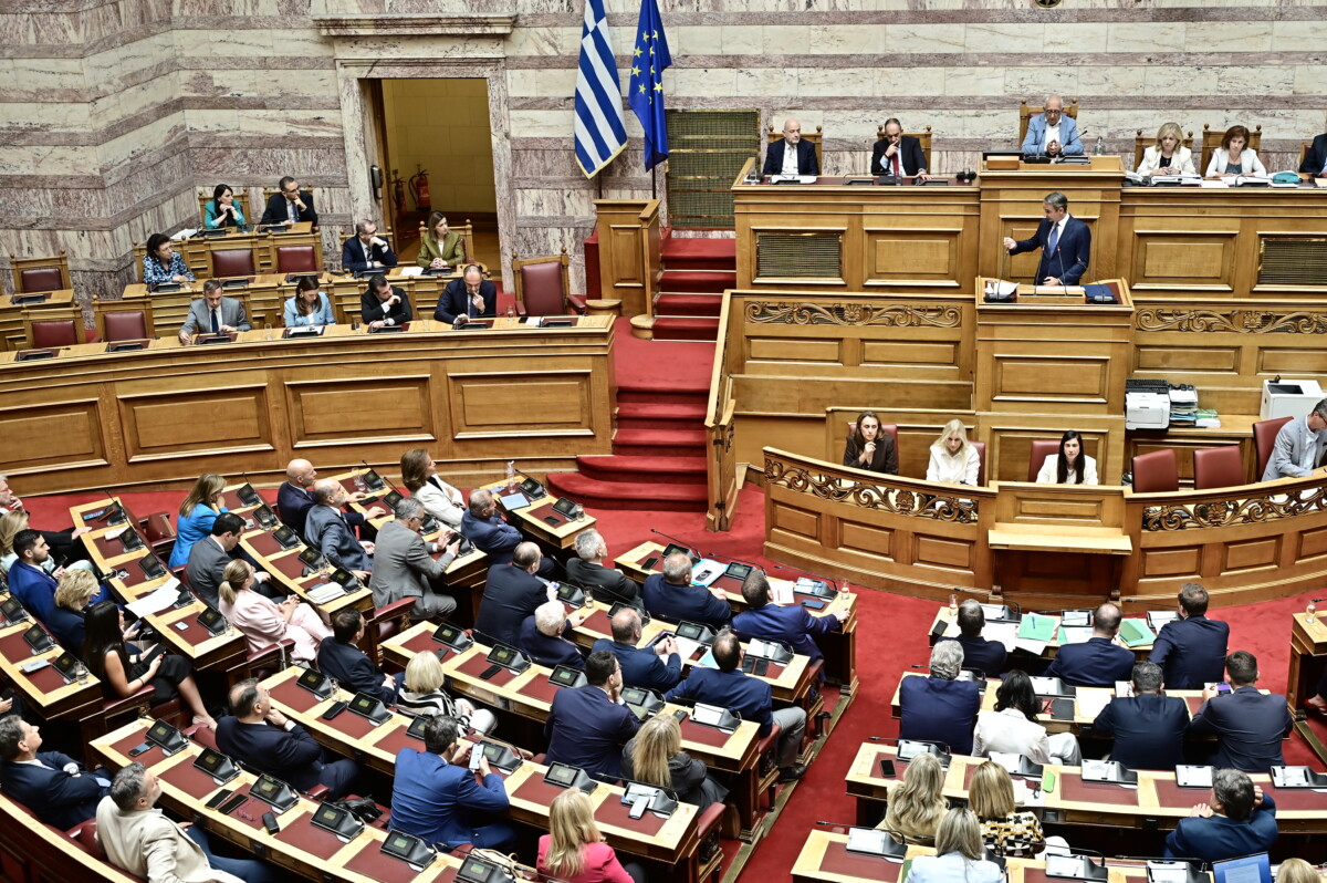 &Beta;&omicron;&upsilon;&lambda;ή / Live &eta; &sigma;&upsilon;&zeta;ή&tau;&eta;&sigma;&eta; &gamma;&iota;&alpha; &tau;&eta;&nu; &Sigma;&upsilon;&nu;&tau;&alpha;&gamma;&mu;&alpha;&tau;&iota;&kappa;ή &Alpha;&nu;&alpha;&theta;&epsilon;ώ&rho;&eta;&sigma;&eta; &ndash; &Omicron;&iota; &omicron;&mu;&iota;&lambda;ί&epsilon;&sigmaf; &tau;&omega;&nu; &pi;&omicron;&lambda;&iota;&tau;&iota;&kappa;ώ&nu; &alpha;&rho;&chi;&eta;&gamma;ώ&nu;
