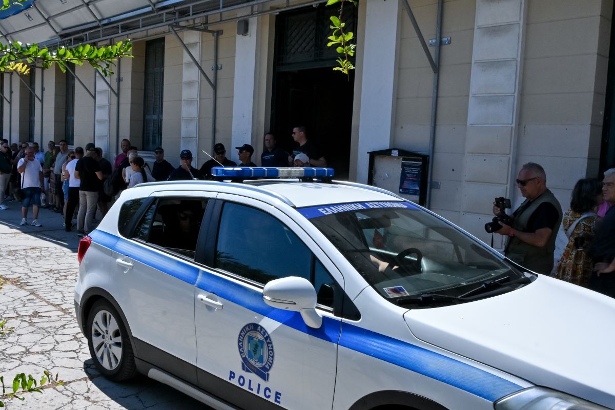 Ά&rho;&gamma;&omicron;&sigmaf; / &Nu;&epsilon;&kappa;&rho;ό&sigmaf; &omicron; 20&chi;&rho;&omicron;&nu;&omicron;&sigmaf; &pi;&omicron;&upsilon; &pi;&upsilon;&rho;&omicron;&beta;&omicron;&lambda;ή&theta;&eta;&kappa;&epsilon; &alpha;&pi;ό &alpha;&sigma;&tau;&upsilon;&nu;&omicron;&mu;&iota;&kappa;&omicron;ύ&sigmaf;