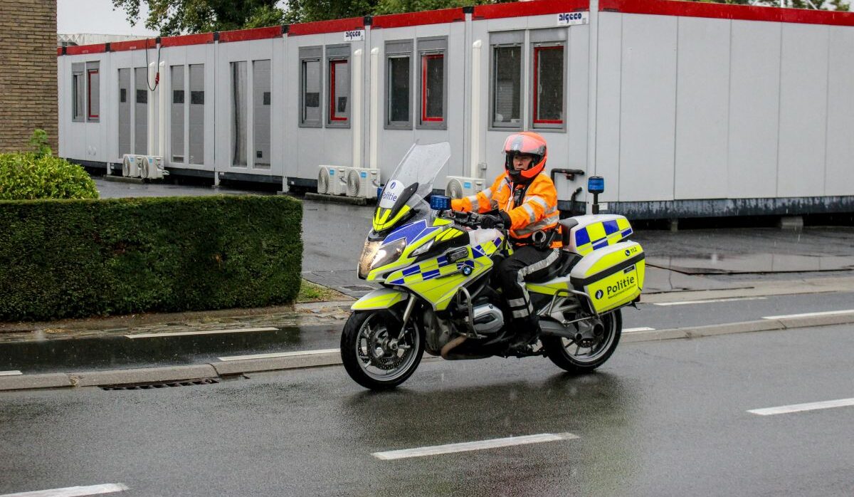 &Beta;&rho;&upsilon;&xi;έ&lambda;&lambda;&epsilon;&sigmaf; / Έ&xi;&iota; &epsilon;&rho;&gamma;&alpha;&zeta;ό&mu;&epsilon;&nu;&omicron;&iota; &nu;&epsilon;&kappa;&rho;&omicron;ί &alpha;&pi;ό &tau;&eta; &phi;&omega;&tau;&iota;ά &sigma;&tau;&omicron; &upsilon;&pi;ό &alpha;&nu;&alpha;&kappa;&alpha;ί&nu;&iota;&sigma;&eta; &kappa;&tau;ί&rho;&iota;&omicron;