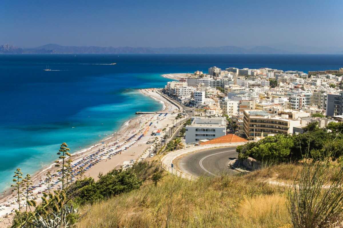 To &sigma;&kappa;ά&nu;&delta;&alpha;&lambda;&omicron; &tau;&eta;&sigmaf; &epsilon;&beta;&delta;&omicron;&mu;ά&delta;&alpha;&sigmaf; / &Pi;ά&rho;&tau;&iota; &delta;&iota;&alpha;&phi;&theta;&omicron;&rho;ά&sigmaf; &kappa;&alpha;&iota; &sigma;&tau;&eta;&nu; &Pi;&omicron;&lambda;&epsilon;&omicron;&delta;&omicron;&mu;ί&alpha; &Rho;ό&delta;&omicron;&upsilon;