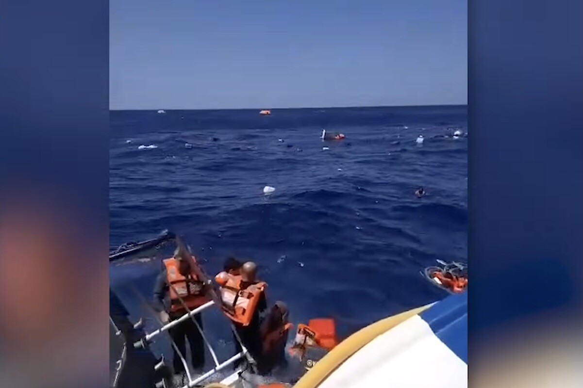 &Kappa;&epsilon;&rho;ύ&nu;&epsilon;&iota;&alpha; / &Tau;&omicron;&upsilon;&lambda;ά&chi;&iota;&sigma;&tau;&omicron;&nu; 7 &nu;&epsilon;&kappa;&rho;&omicron;ί &alpha;&pi;ό &tau;&eta;&nu; &alpha;&nu;&alpha;&tau;&rho;&omicron;&pi;ή &kappa;&alpha;&tau;&alpha;&mu;&alpha;&rho;ά&nu;