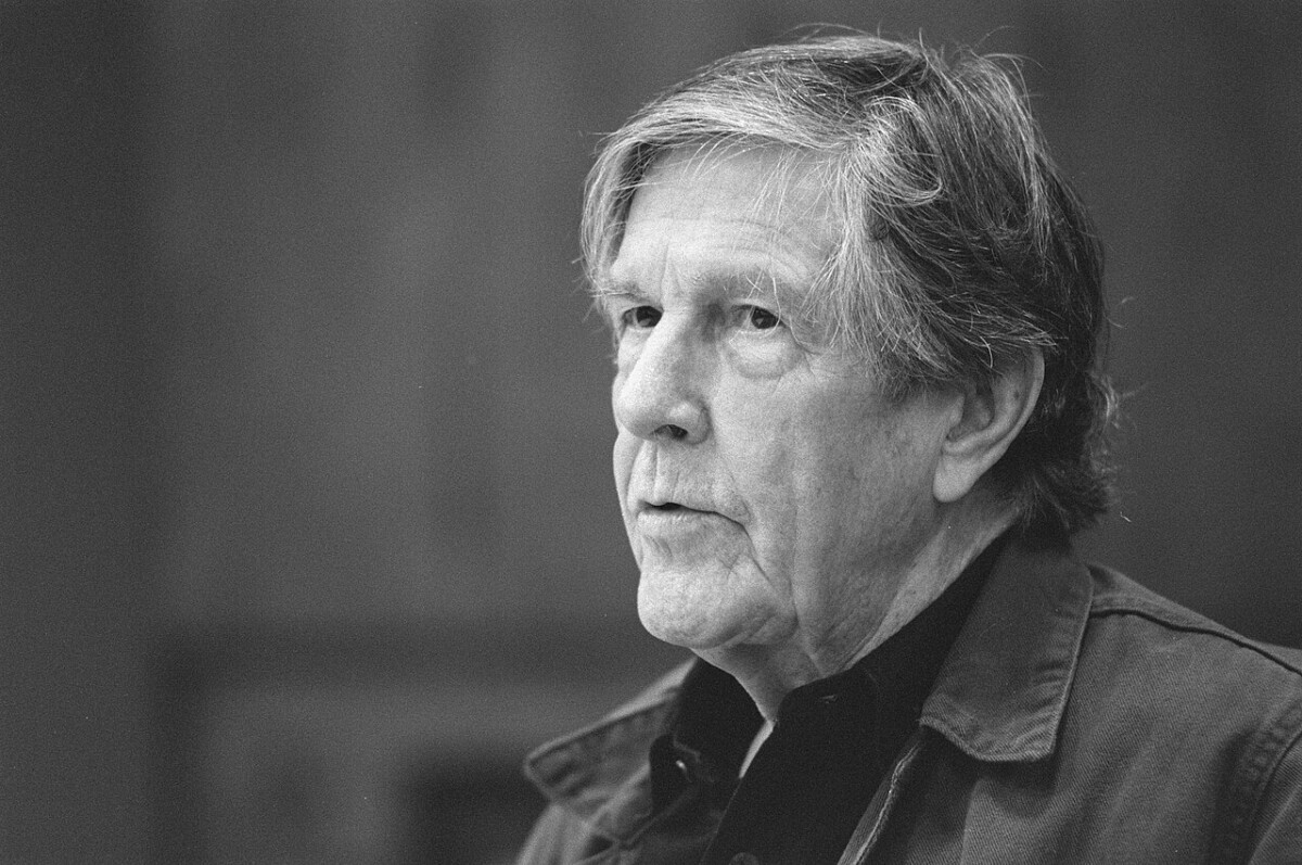 John Cage / &Eta; &sigma;&upsilon;&nu;&alpha;&upsilon;&lambda;ί&alpha; &pi;&omicron;&upsilon; &theta;&alpha; &tau;&epsilon;&lambda;&epsilon;&iota;ώ&sigma;&epsilon;&iota; &tau;&omicron; 2640 &ndash; Έ&nu;&alpha; ό&rho;&gamma;&alpha;&nu;&omicron; (&theta;&alpha;) &pi;&alpha;ί&zeta;&epsilon;&iota; &tau;&omicron; ί&delta;&iota;&omicron; έ&rho;&gamma;&omicron; &epsilon;&pi;ί 639 &chi;&rho;ό&nu;&iota;&alpha;