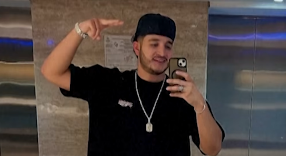 &Mu;&epsilon;&xi;&iota;&kappa;ό / 25&chi;&rho;&omicron;&nu;&omicron;&sigmaf; influencer &delta;&omicron;&lambda;&omicron;&phi;&omicron;&nu;ή&theta;&eta;&kappa;&epsilon; &epsilon;&nu;ώ έ&kappa;&alpha;&nu;&epsilon; &zeta;&omega;&nu;&tau;&alpha;&nu;ή &mu;&epsilon;&tau;ά&delta;&omicron;&sigma;&eta;