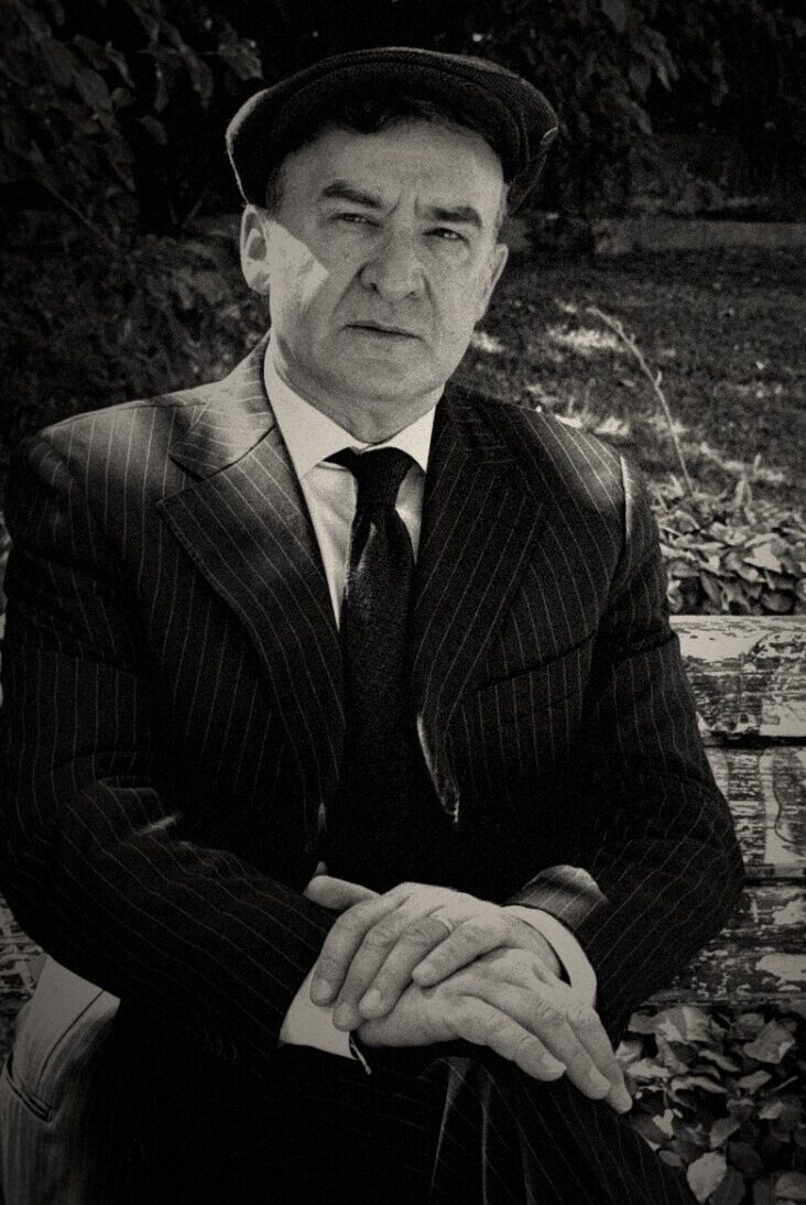 &Lambda;&omicron;ύ&eta;&sigmaf; &Tau;ί&kappa;&alpha;&sigmaf; / &Eta; &zeta;&omega;ή &tau;&omicron;&upsilon; &theta;&rho;&upsilon;&lambda;&iota;&kappa;&omicron;ύ &Epsilon;&lambda;&lambda;&eta;&nu;&alpha; &alpha;&gamma;&omega;&nu;&iota;&sigma;&tau;ή &sigma;&tau;&omicron; &theta;έ&alpha;&tau;&rho;&omicron;