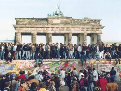 Γερμανία: «Καλύτερα ΜΕ το Τείχος»