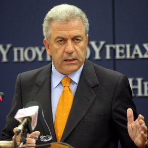 Απέσυρε την υποψηφιότητά του ο Δ. Αβραμόπουλος
