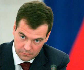 Την προφυλάκιση για φοροδιαφυγή απαγόρευσε ο Μεντβέντεφ