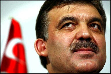 Υπερασπίζεται τον τουρκικό στρατό ο Αμπντουλάχ Γκιουλ