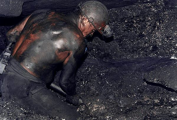 12 νεκροί από πυρκαγιά σε κινεζικό ορυχείο