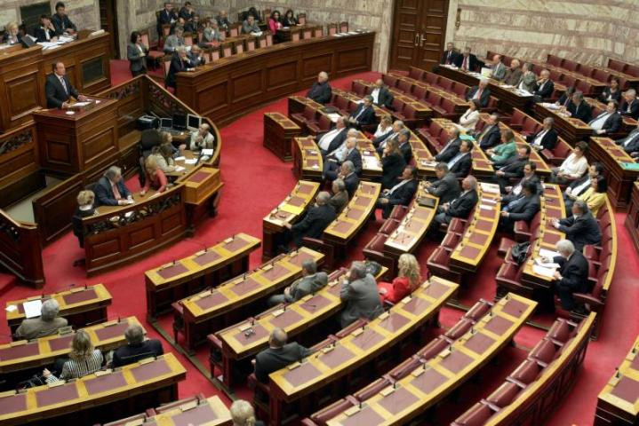Περικοπές στις βουλευτικές αποζημιώσεις προτείνει ο πρόεδρος της Βουλής