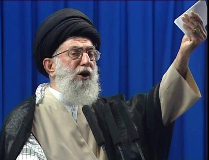 Ο ανώτατος πνευματικός ηγέτης του Ιράν προειδοποιεί τους αντικαθεστωτικούς