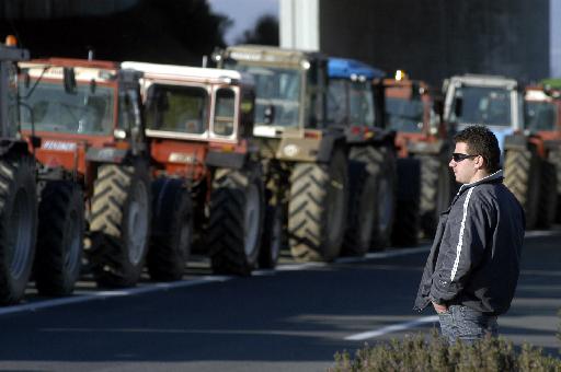 «Λαμβάνουν θέσεις» αγρότες και κυβέρνηση