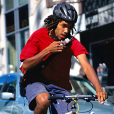 Ποιες είναι οι συνέπειες του να οδηγεί κανείς ποδήλατο στους ρυπογόνους δρόμους της πόλης;