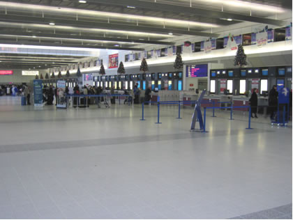 Εκκενώθηκε βρετανικό αεροδρόμιο εξαιτίας «επεισοδίου με χημικά»