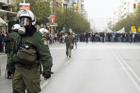 Αρνείται το ΥΠροΠο ότι αστυνομικοί στράφηκαν κατά δημοσιογράφων στο συλλαλητήριο
