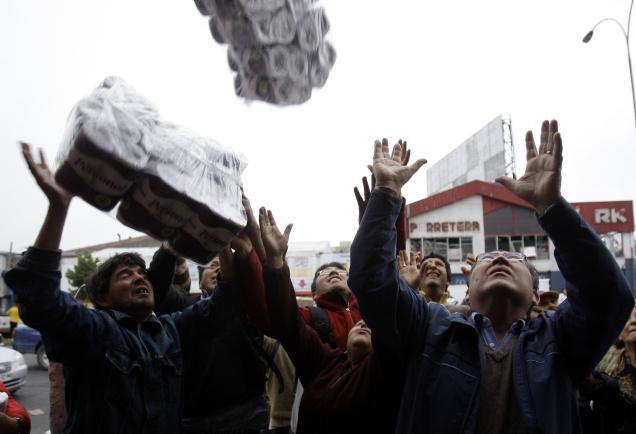 Πλησιάζουν τα 800 τα θύματα του φονικού σεισμού της Χιλής