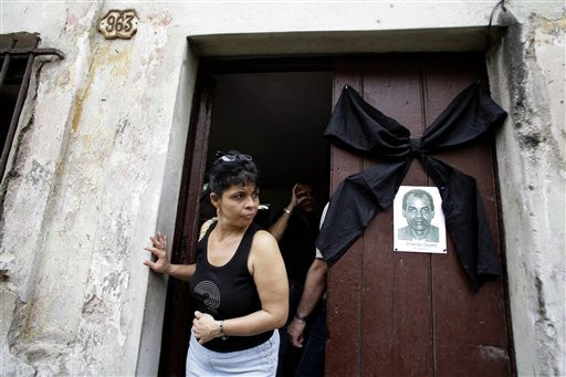 Οι ξένες δυνάμεις και ο θάνατος στις φυλακές της Κούβας, του Enrique Ubieta Gomez