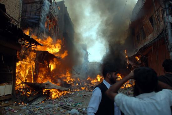 Πολύνεκρη έκρηξη σε κτίριο της αστυνομίας στο Πακιστάν