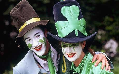 Η Ιρλανδία βάφεται πράσινη για τους εορτασμούς του Αγίου Πατρίκιου