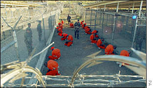 Τρεις ακόμη κρατούμενοι αποχαιρέτησαν το Γκουαντάναμο