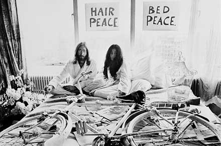 Bed In: Η διάσημη αντιπολεμική διαμαρτυρία των John Lennon και Yoko Ono