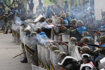 Νέα πυρά από τον στρατό σε διαδήλωση στην Ταϊλάνδη