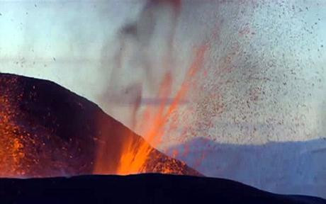 Ιρλανδία: Κλειστός ο εναέριος χώρος έως τις 15.00 λόγω ηφαιστεικής τέφρας
