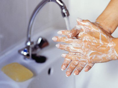 Το πλύσιμο των χεριών απομακρύνει τις τύψεις, σύμφωνα με έρευνα