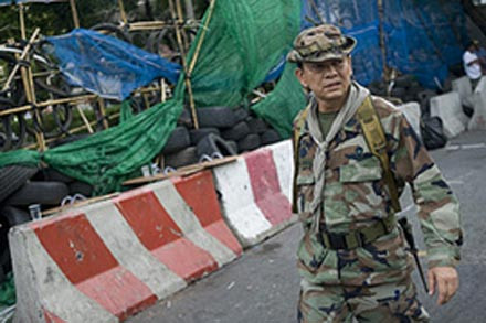 Συμφωνία για διακοπή των εχθροπραξιών στην Ταϋλάνδη