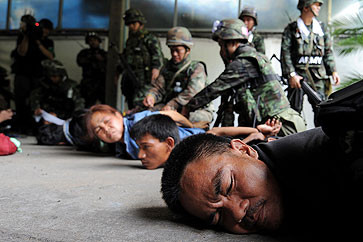 Επέμβαση του στρατού με 6 νεκρούς στην Ταΐλάνδη
