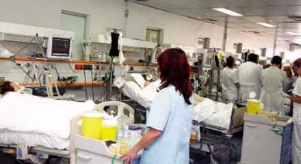 Η έλλειψη υλικών δημιουργεί ήδη προβλήματα στα νοσοκομεία