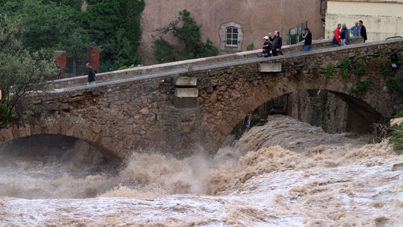 Τουλάχιστον 15 νεκροί από τις πλημμύρες στη Γαλλία