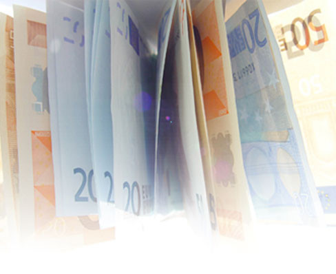 Live: «Παύση πληρωμών – έξοδος από το ευρώ»