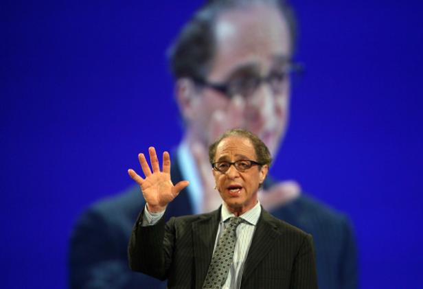 Ray Kurzweil: Το 2040 θα μπορούμε να κάνουμε upload τον εγκέφαλό μας