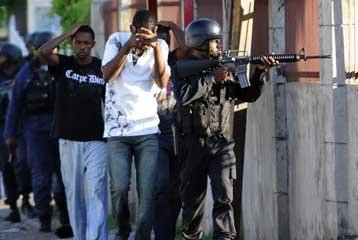 Συνελήφθη ο βαρόνος των ναρκωτικών που βρίσκεται πίσω από τις ταραχές στη Τζαμάικα