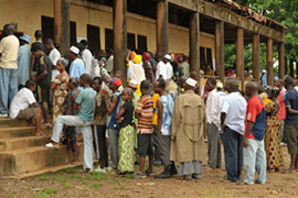 Μαζική συμμετοχή στις πρώτες ελεύθερες εκλογές στη Γουινέα