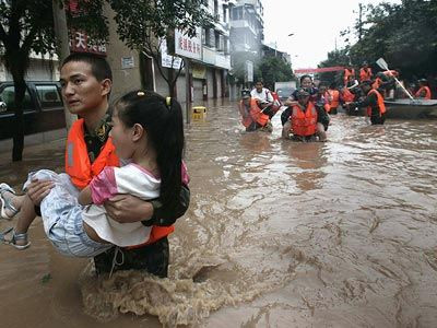 150 άνθρωποι θάφτηκαν κάτω από τη λάσπη στην Κίνα