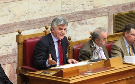 Αλλαγές στον Κανονισμό της Βουλής προτείνει ο Φ. Πετσάλνικος