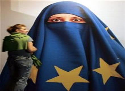 Ενέκρινε την απαγόρευση της ισλαμικής μαντίλας η γαλλική Εθνοσυνέλευση