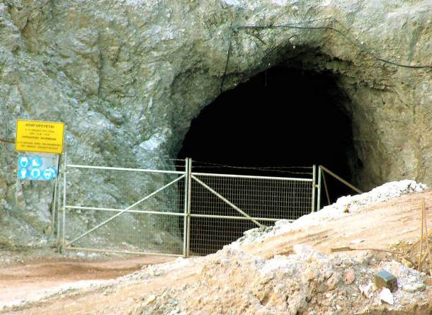 «Υπέρ» της επικίνδυνης μεθόδου της κυάνωσης στα ορυχεία η Κομισιόν